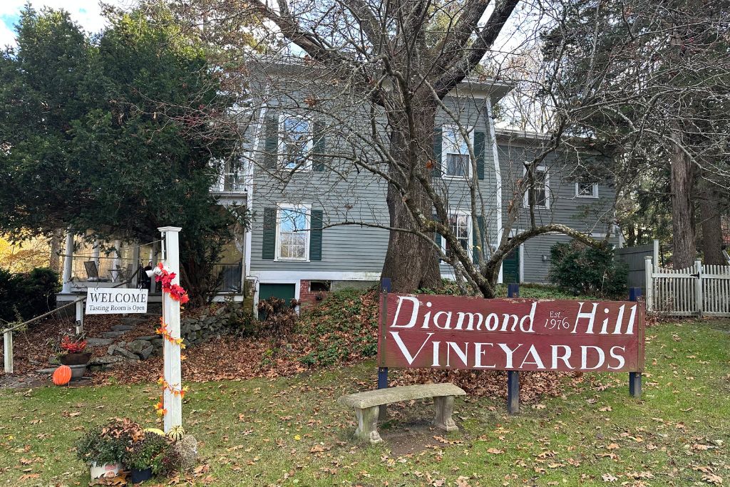 Cumberland Rhode Island has its own vineyard at Diamond Hill Vineyards. Sit and relax while trying a sample of their delicious fruit wines.