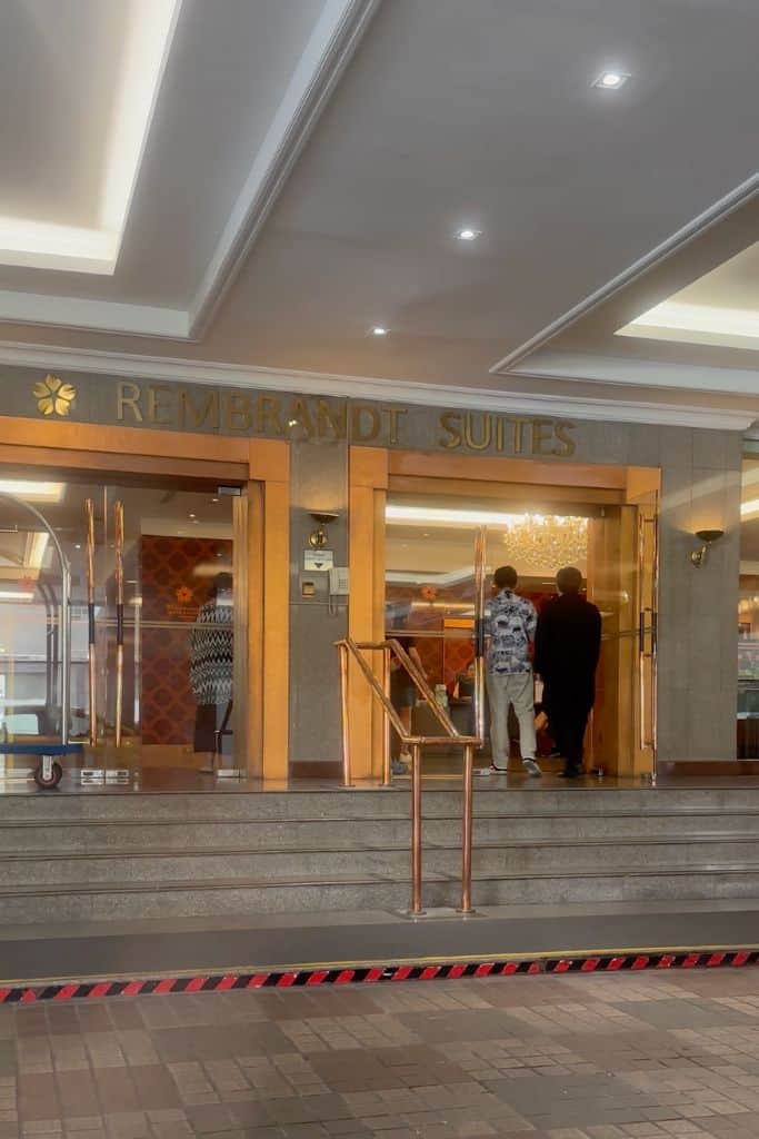 The entrance to the Rembrandt Suites.